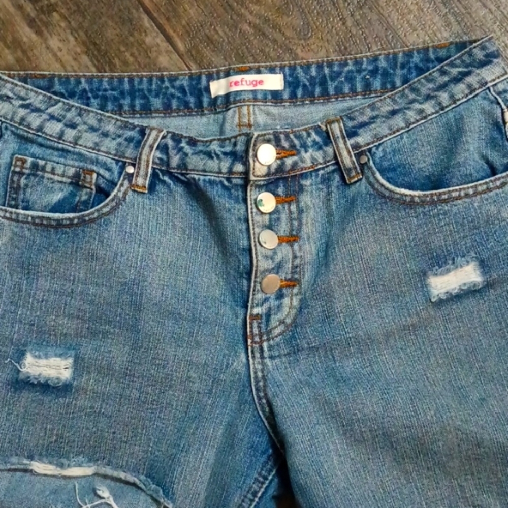 Distressed Boyfriend Jeans - Picture 5 of 11